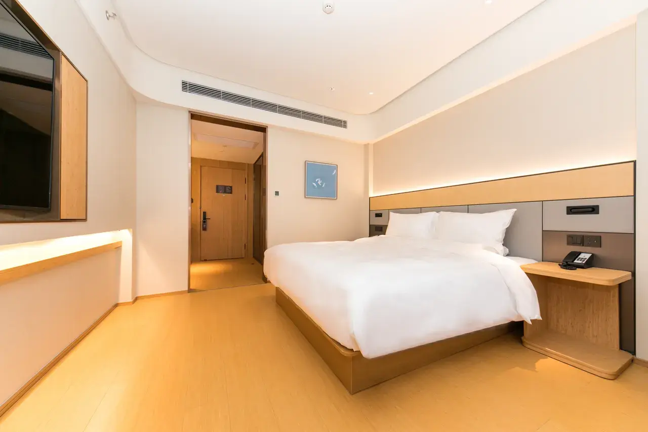 Room at JI Hotel, in Zhangjiajie city