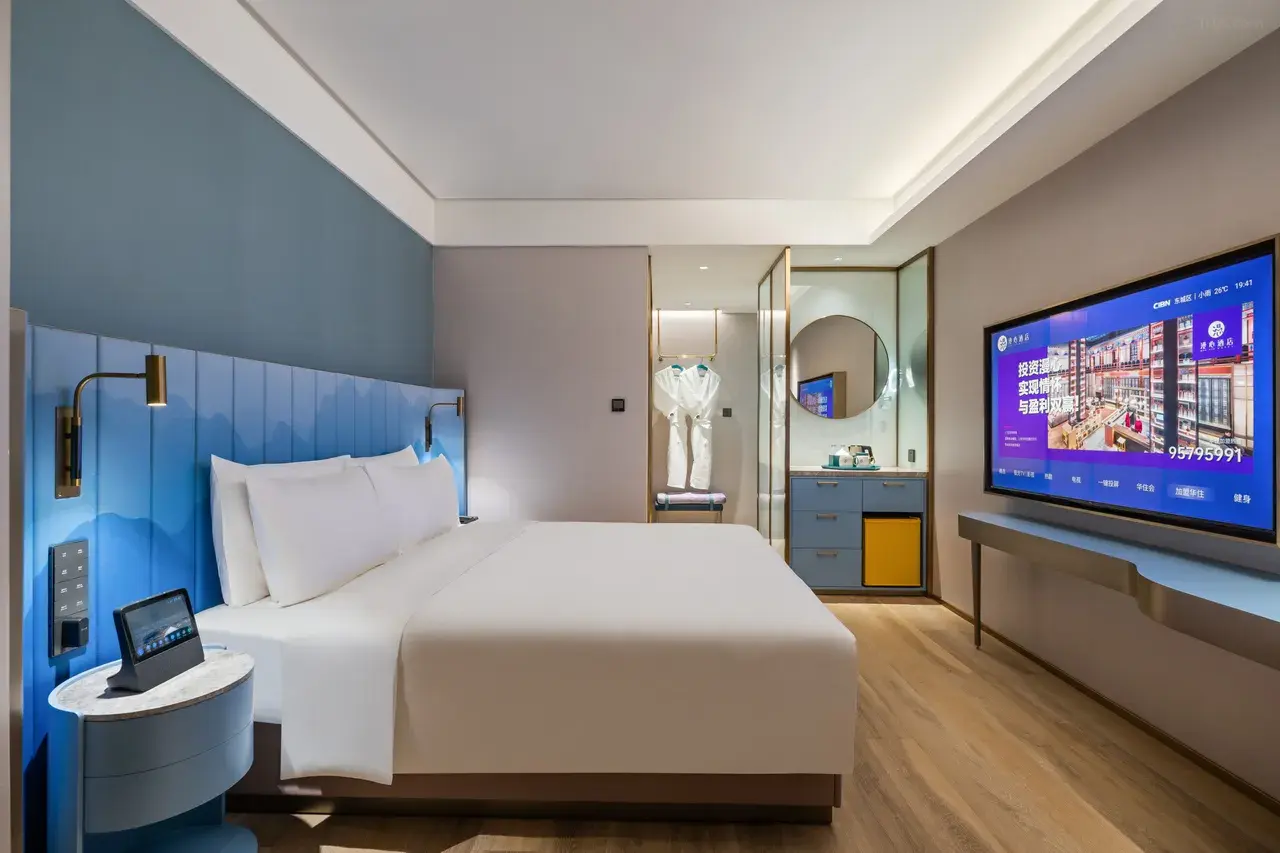 Room at the Manxin Hotel in Qianmen, Beijing