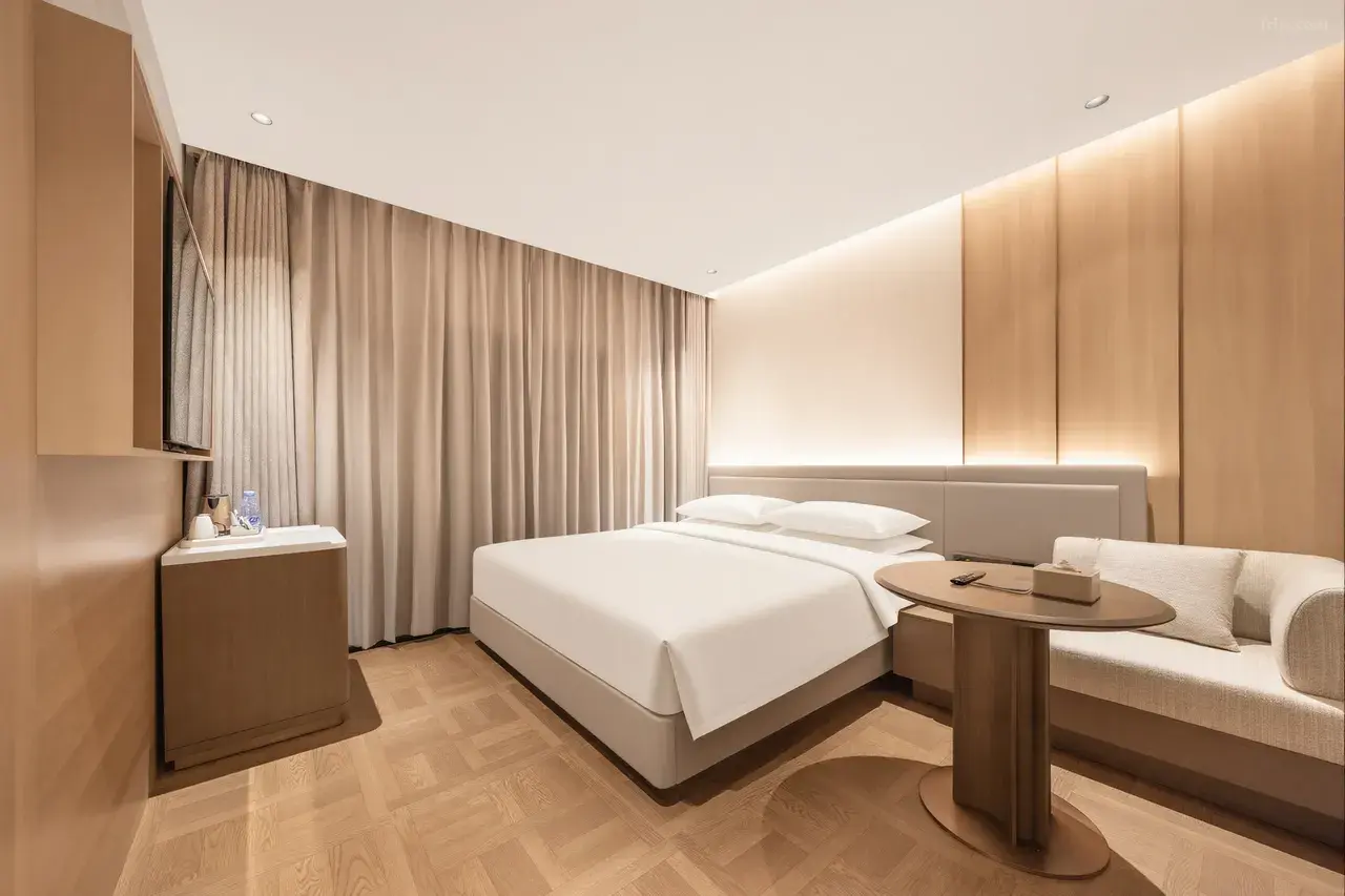 Room at the Elong WG Intl in Sanlitun, Beijing